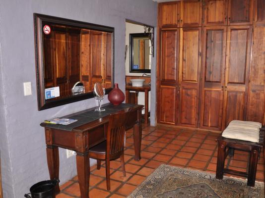 Room image 4