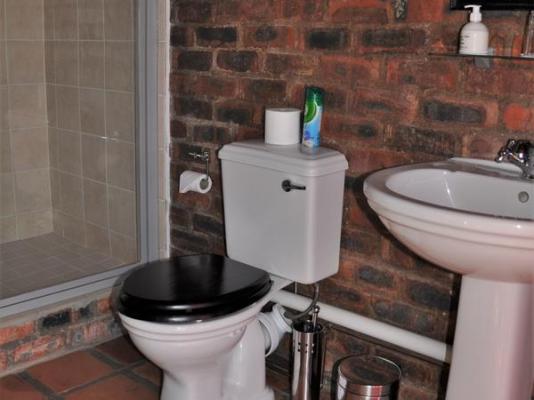 Room image 4