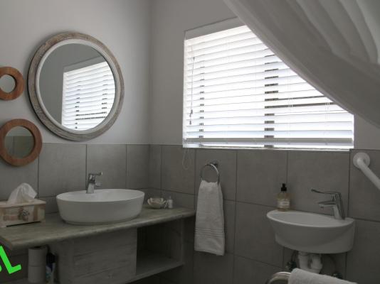 Albatross Guesthouse - 206503