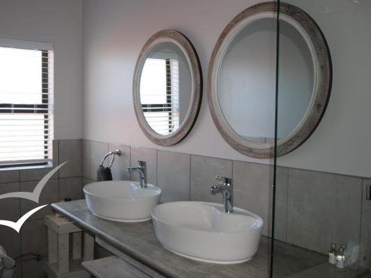 Room image 4