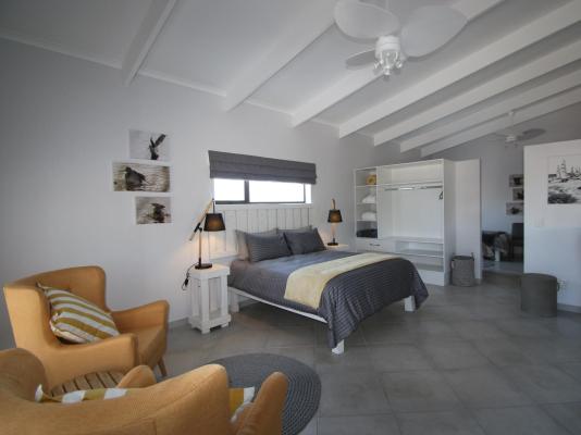 Albatross Guesthouse - 206528