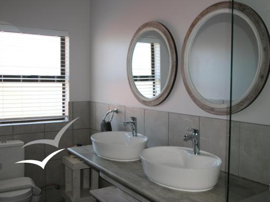 Albatross Guesthouse - 206529
