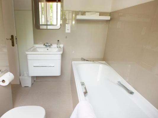 Room image 3
