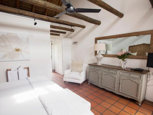 Room image 1