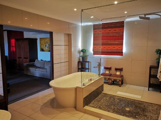 Inverdoorn Game Reserve - 206824