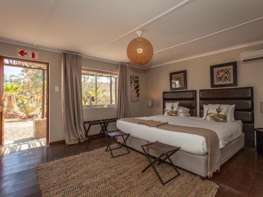 Inverdoorn Game Reserve - 206857
