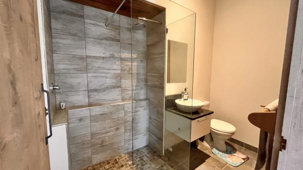 Room image 3