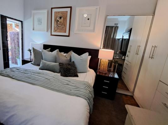 Room image 3