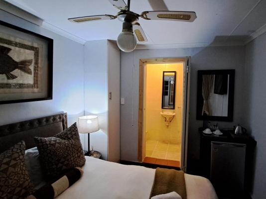 Room image 3