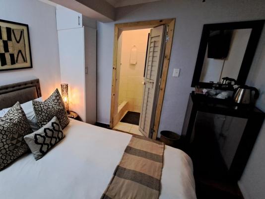 Room image 10