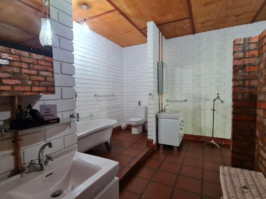 Room image 17