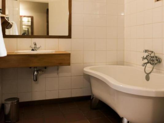 Room image 1