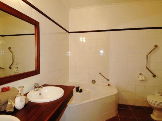 Room image 4