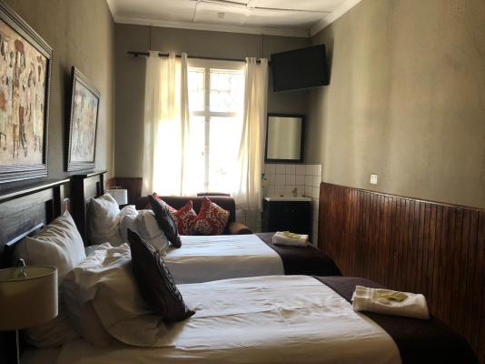 Room image 3