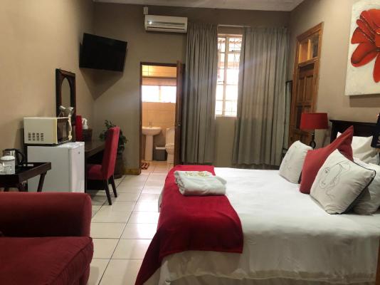 Room image 4