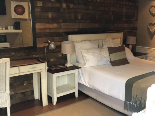 Room image 8