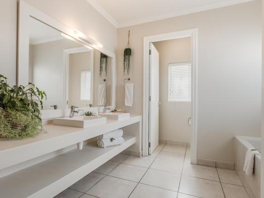 The Robberg Beach Lodge - 208338