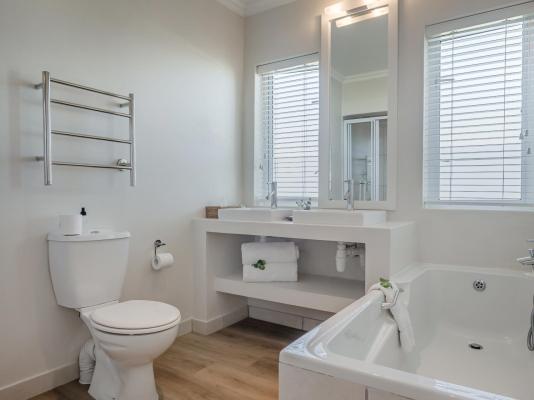 The Robberg Beach Lodge - 208345