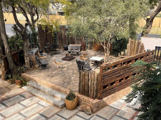 Footprints Lodge - 208395