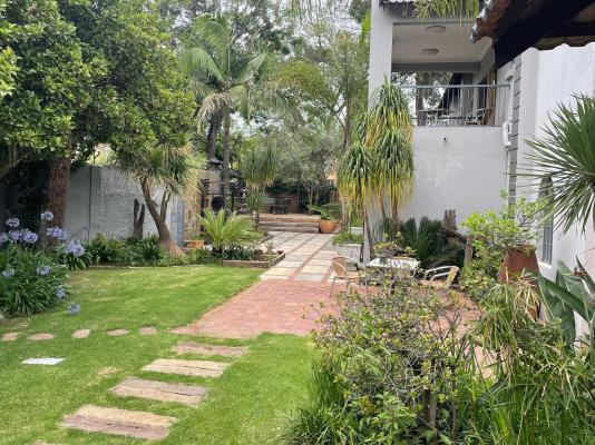 Footprints Lodge - 208396