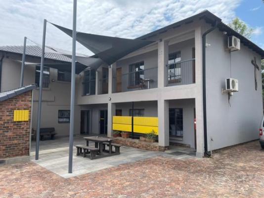 Footprints Lodge - 208397