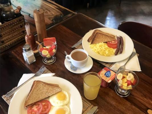 Footprints Lodge - 208400