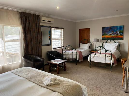 Footprints Lodge - 208434