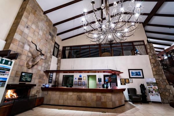 Gooderson Drakensberg Gardens & Golf & Spa Resort - 208563
