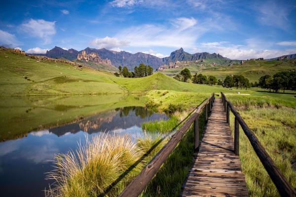 Gooderson Drakensberg Gardens & Golf & Spa Resort - 208568