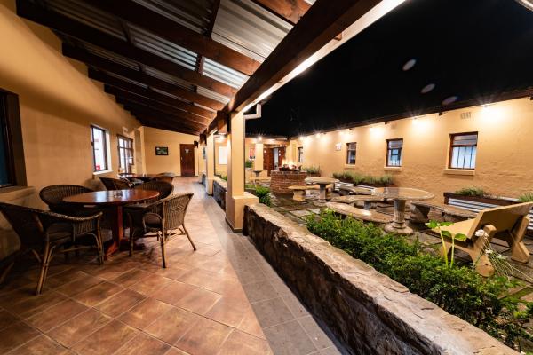 Gooderson Drakensberg Gardens & Golf & Spa Resort - 208578