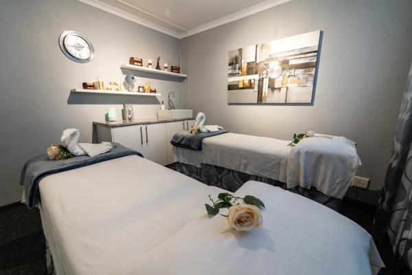 Gooderson Drakensberg Gardens & Golf & Spa Resort - 208580