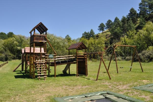 Gooderson Drakensberg Gardens & Golf & Spa Resort - 208588