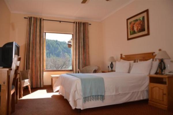 Gooderson Drakensberg Gardens & Golf & Spa Resort - 208598