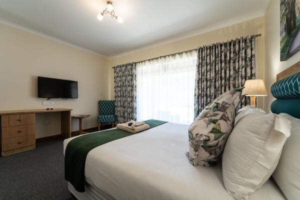 Gooderson Drakensberg Gardens & Golf & Spa Resort - 208602