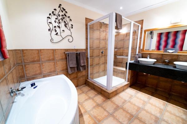 Gooderson Drakensberg Gardens & Golf & Spa Resort - 208609