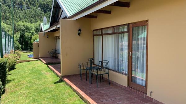 Gooderson Drakensberg Gardens & Golf & Spa Resort - 208612