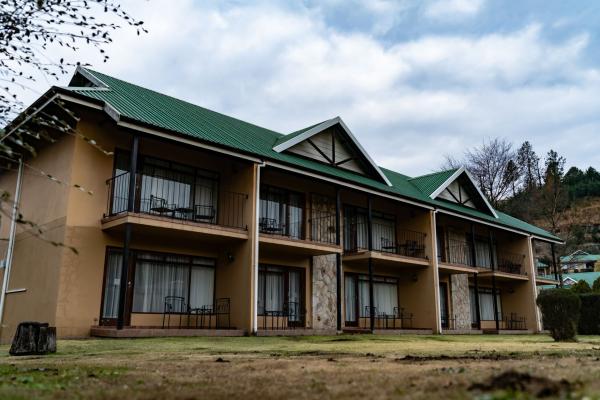 Gooderson Drakensberg Gardens & Golf & Spa Resort - 208622