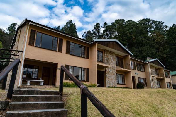 Gooderson Drakensberg Gardens & Golf & Spa Resort - 208625