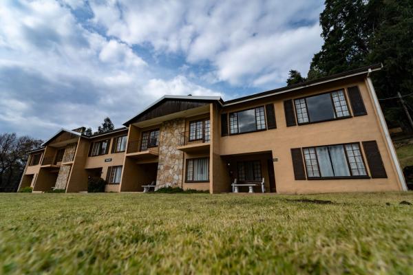 Gooderson Drakensberg Gardens & Golf & Spa Resort - 208626