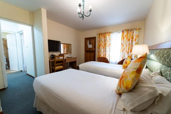 Gooderson Drakensberg Gardens & Golf & Spa Resort - 208627