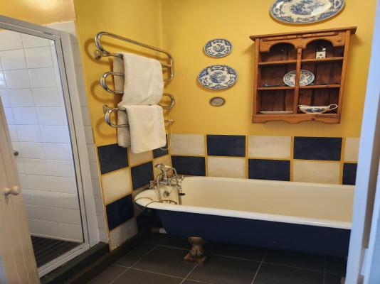 Room image 1