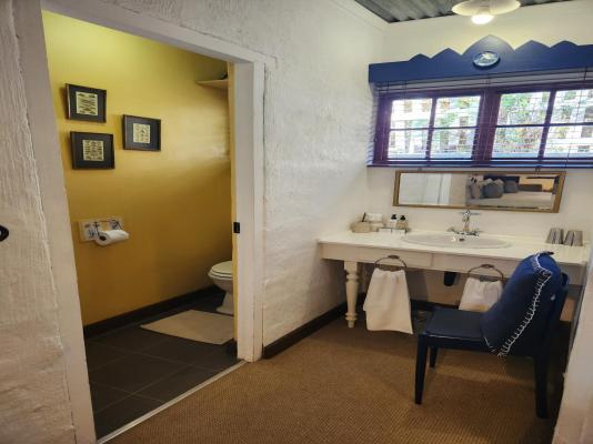 Room image 4