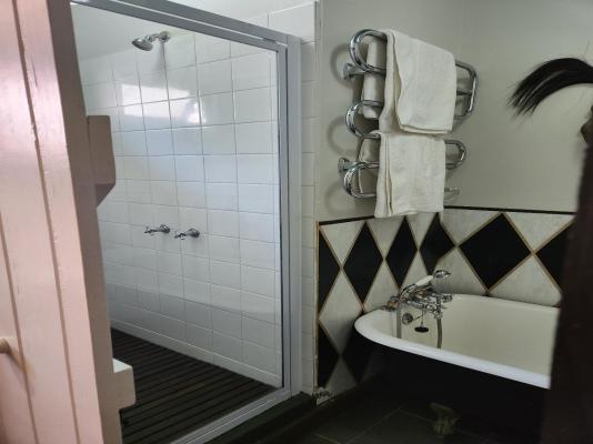Room image 1