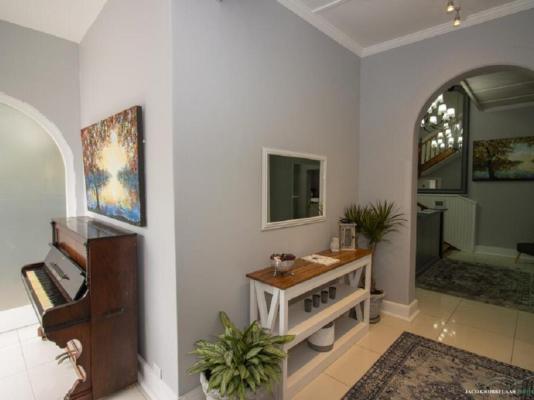 Dawson Manor Guest House - 208970