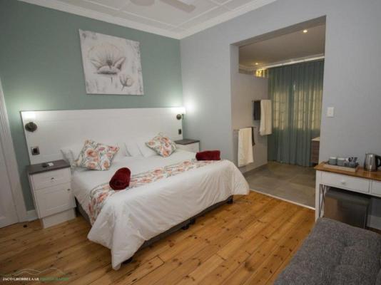 Dawson Manor Guest House - 208972