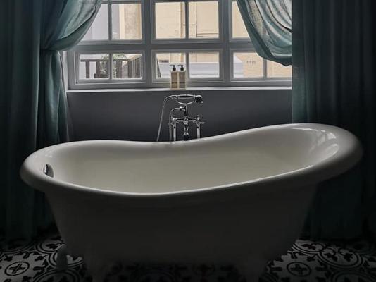 Dawson Manor Guest House - 208975