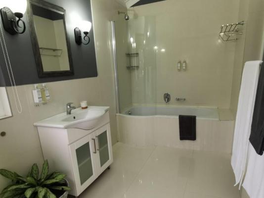 Room image 3