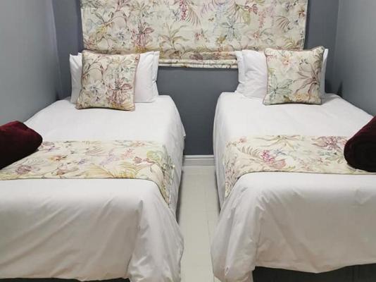 Dawson Manor Guest House - 208980