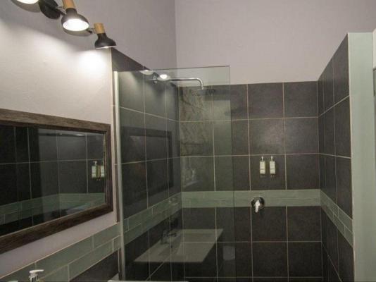 Room image 2