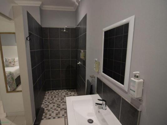 Dawson Manor Guest House - 208984